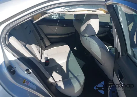 2015 Lexus Is 250 z USA, uszkodzony, nr VIN JTHCF1D27F5029194